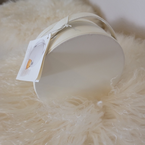 🤍Vera Wang Vanity Case🤍 - Picture 3 of 12